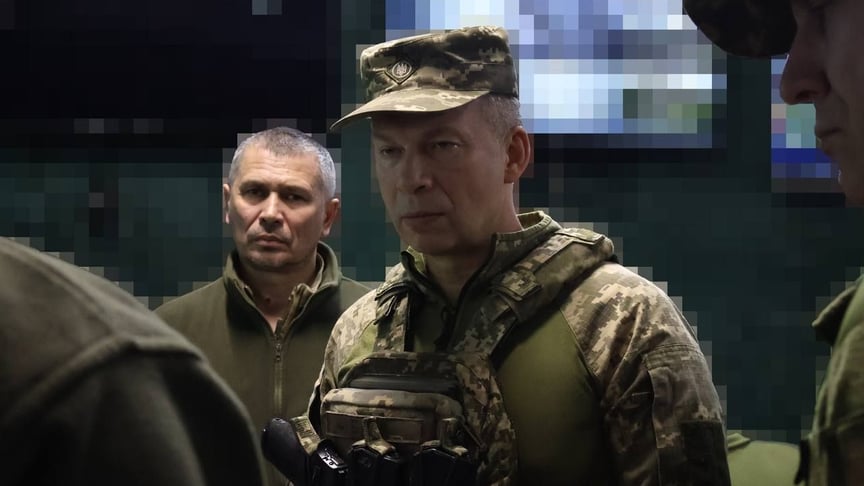 Командувач Сухопутних військ ЗСУ генерал-полковник Олександр Сирський під час перебування на Бахмутському напрямку