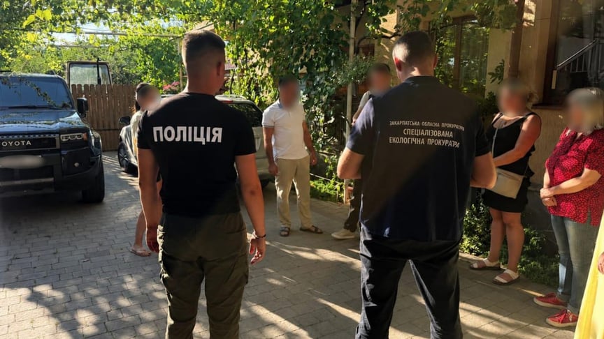 Правоохоронці проводять слідчі дії