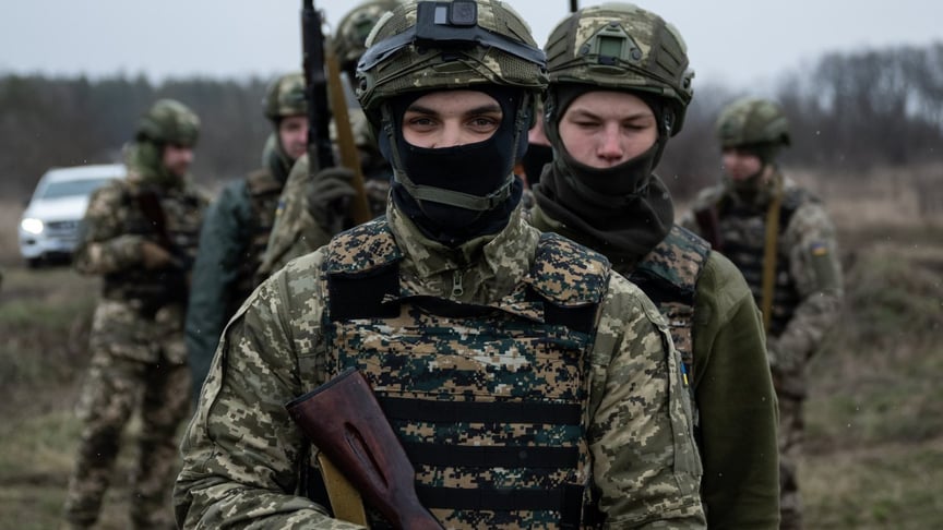 Новобранці 1-го окремого механізованого батальйону «Вовки Да Вінчі» імені Дмитра Коцюбайла під час військових навчань у центральній Україні, 12 березня 2024 року