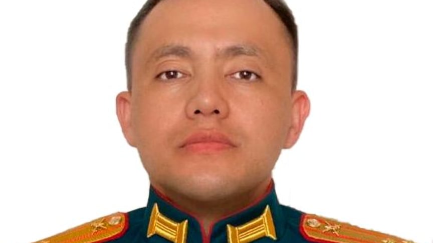 Азатбек Омурбеков