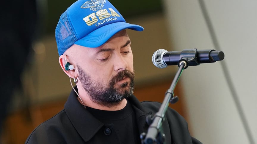 Музикант Михайло Клименко, який разом із дружиною-художницею Олександрою Норовою заснував гурт ADAM