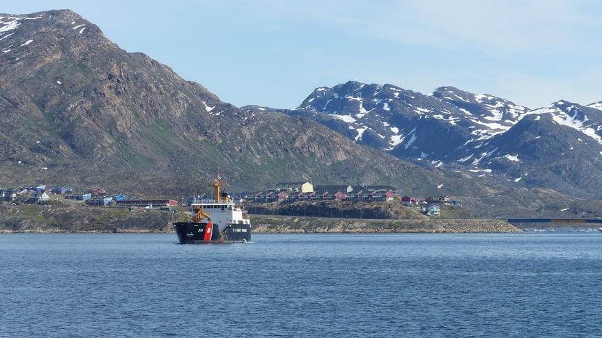 Американське судно поблизу узбережжя Гренландії