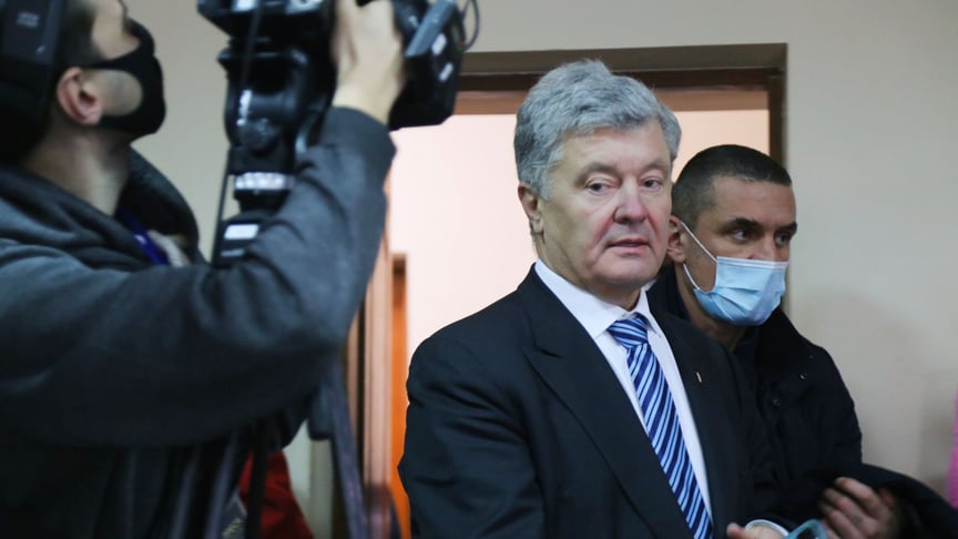 П'ятий президент України Петро Порошенко в залі суду, 17 січня 2022 року