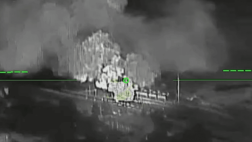 Рухомий склад палає у Гвардійському після удару ССО