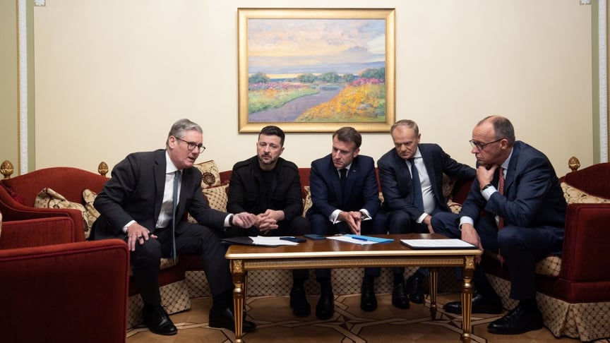 Владимир Зеленский вместе с Эмманюэлем Макроном, Фридрихом Мерцом, Дональдом Туском и Киром Стармером в Киеве, 10 мая 2025 года