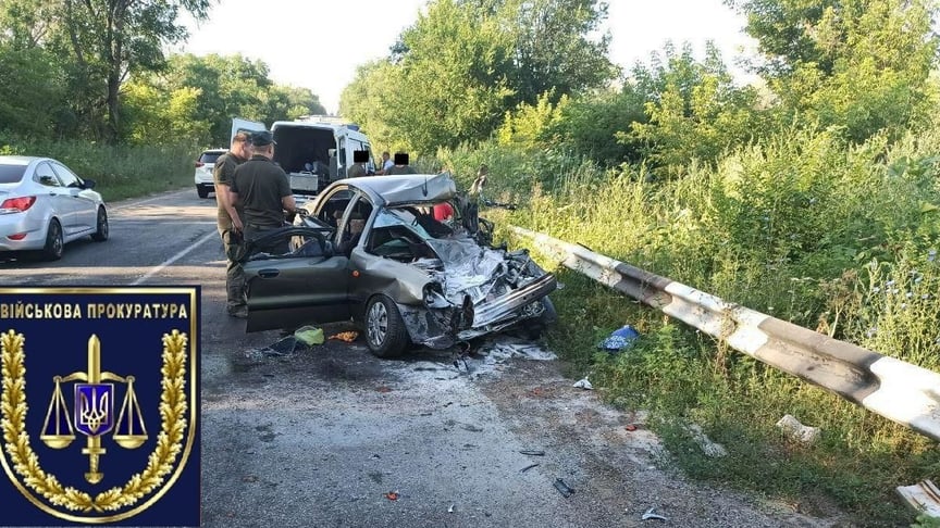 Військова вантажівка в’їхала у легковик на Дніпропетровщині: двоє загиблих
