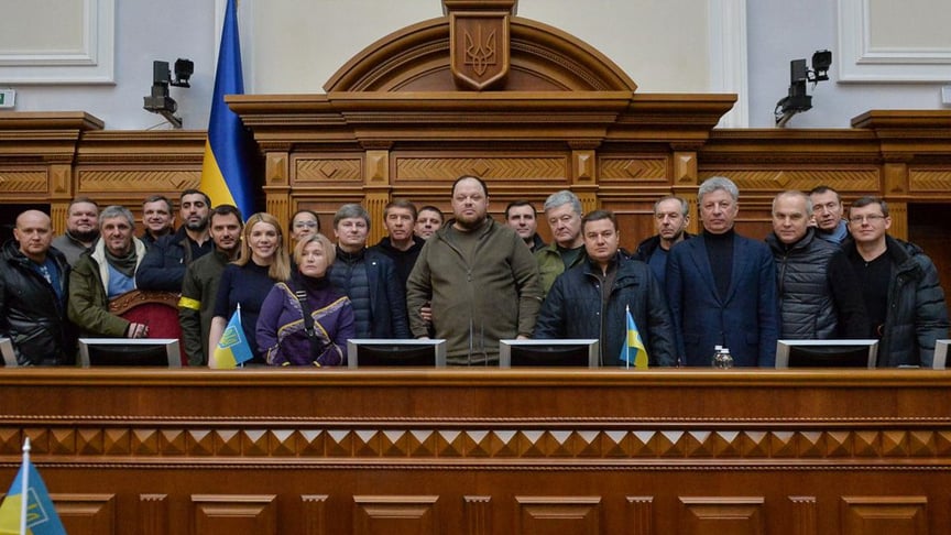 Спільна фотографія народних депутатів під час засідання Верховної Ради 3 березня 2022 року