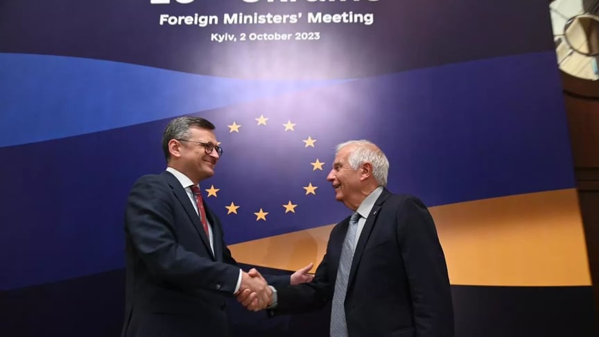 Министр иностранных дел Украины Дмитрий Кулеба и высокий представитель ЕС по иностранным делам и политике безопасности Жозеп Боррель в Киеве, 2 октября 2023 года