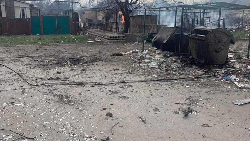 Один зі зруйнованих будинків у Золотому