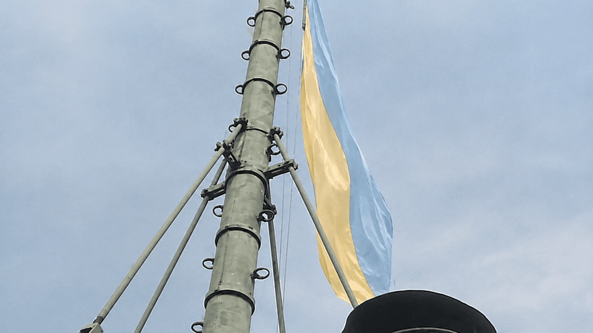 Український прапор над Львівською міською ратушею, 1990 рік