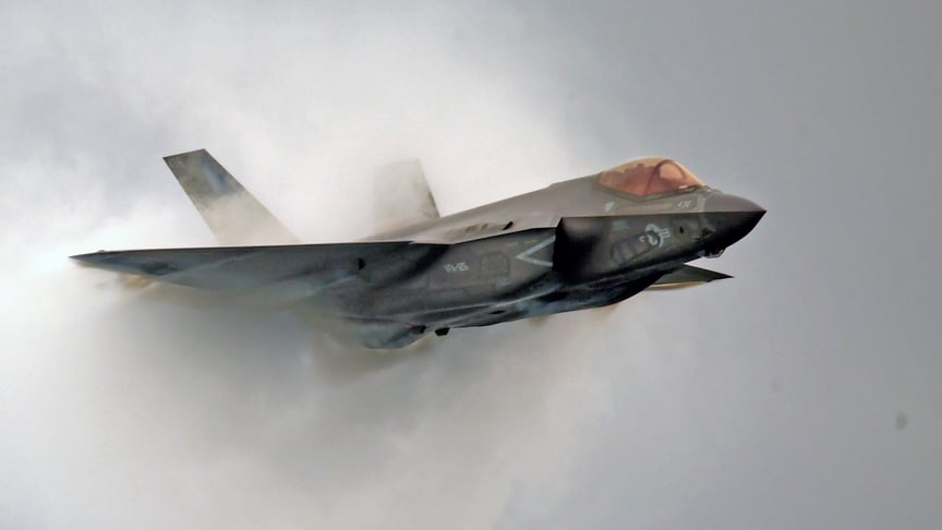 Ілюстративне фото. Винищувач F-35 ВМС США в Гантінгтон-Біч, Каліфорнія, 29 вересня 2023 року