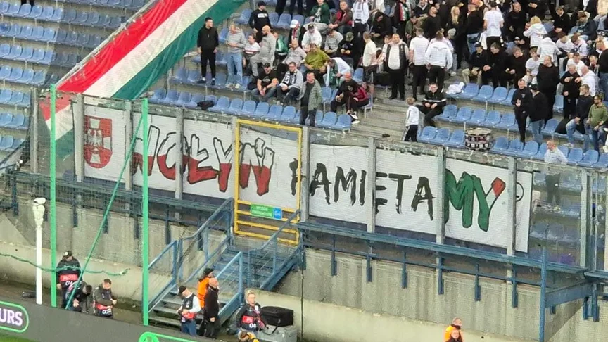 Банер на матчі між українською командою «Шахтар» та польською «Легією» Банер на матчі між українською командою «Шахтар» та польською «Легією»