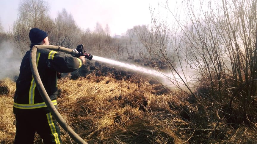 Fire in Chernobyl Zone Spreads over 100 Hectares. Radiation 10 Times the Norm