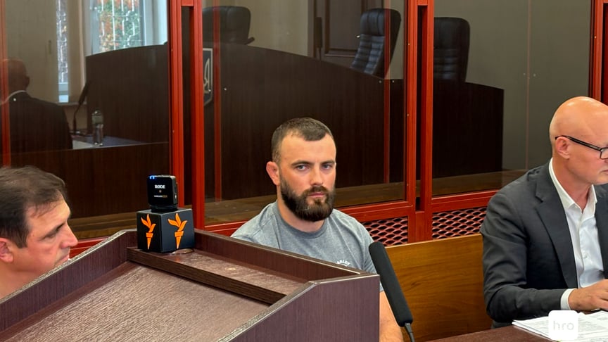 Службовець СБУ Назар Верхола, який фігурує у справі про стрілянину між ГУР і СБУ в Києві, у Печерському суді Києва, 4 вересня 2026 року Службовець СБУ Назар Верхола, який фігурує у справі про стрілянину між ГУР і СБУ в Києві, у Печерському суді Києва, 4 вересня 2026 року