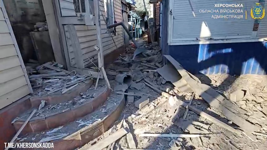 Наслідки російського удару по ринку в центрі Херсона, 25 грудня 2025 року