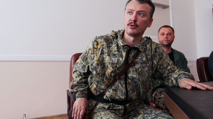 Колишній ватажок бойовиків «ДНР» Ігор Гіркін-Стрєлков (ліворуч) в Донецьку, 10 липня 2014 року, архівне фото