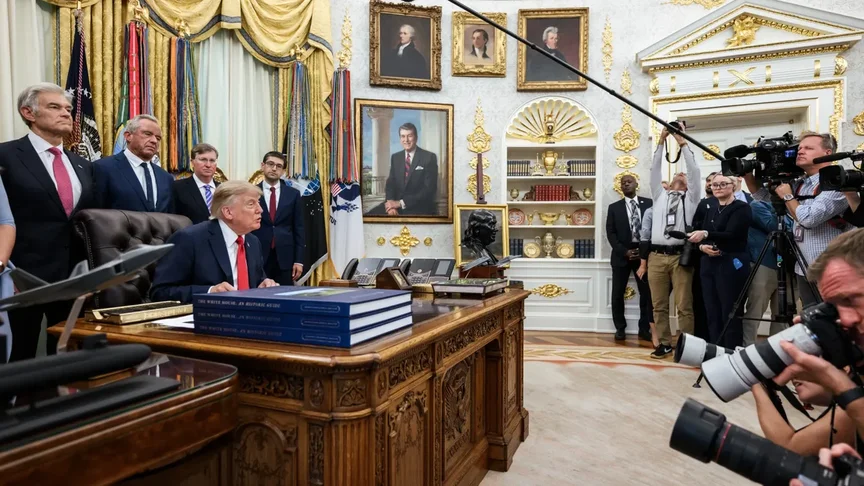 Ілюстративне фото. Президент США Дональд Трамп під час спілування із журналістами у Білому домі