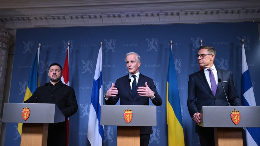 Зліва направо. Президент України Володимир Зеленський, прем’єр-міністр Норвегії Йонас Гар Стере й президент Фінляндії Александр Стубб Зліва направо. Президент України Володимир Зеленський, прем’єр-міністр Норвегії Йонас Гар Стере й президент Фінляндії Александр Стубб