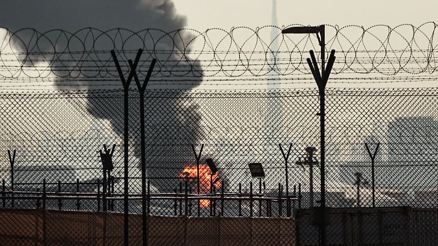 Ілюстративне фото. Іранські безпілотники атакували міжнародний аеропорт у Дубаї, 16 березня 2026 року