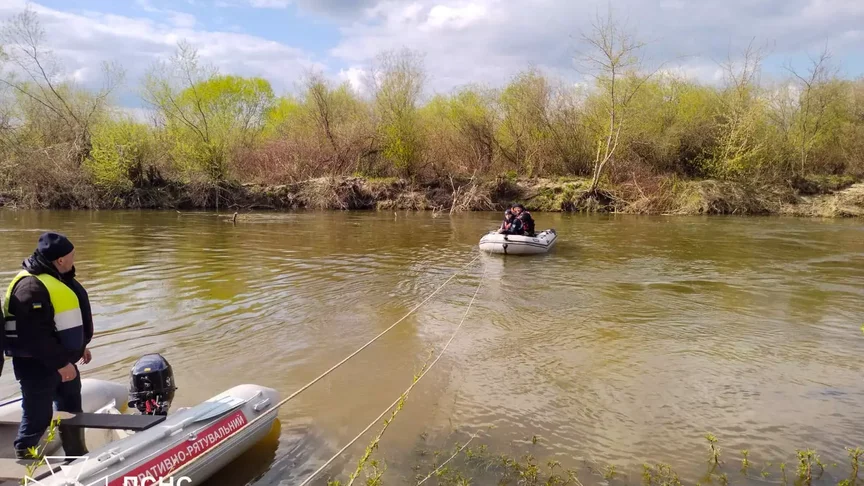 На Рівненщині поліціянти шукають 4-річного хлопчика, який разом із братом не повернувся додому