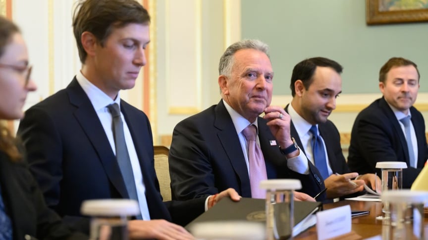 Посланці президента США Джаред Кушнер (ліворуч) та Стів Віткофф під час візиту до Києва