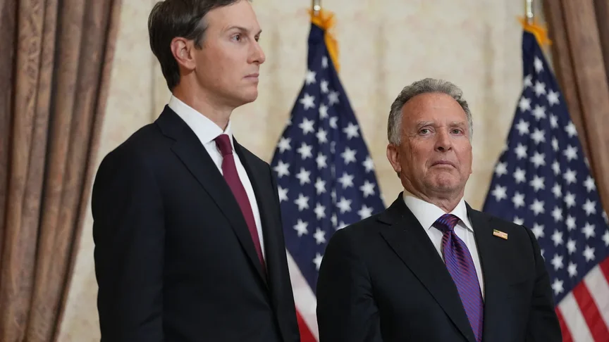 Спецпосланець президента США Стів Віткофф (праворуч) та зять Дональда Трампа Джаред Кушнер