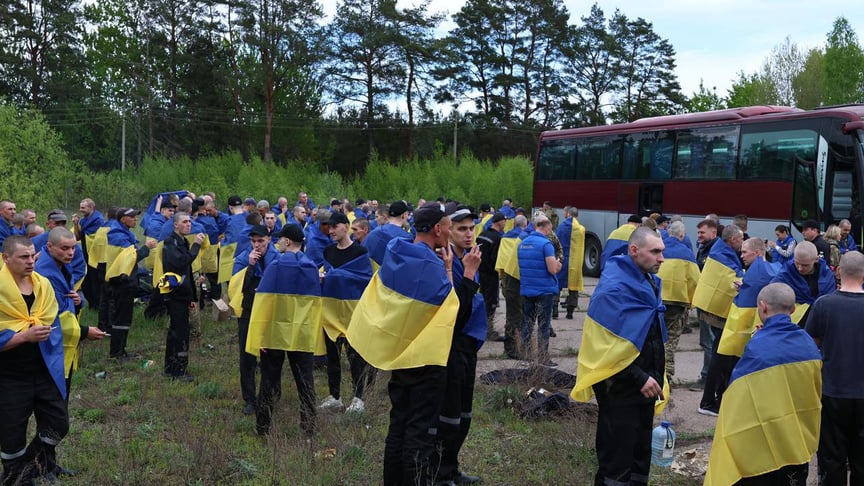 Українські військові, яких звільнили з полону 6 травня 2025 року Українські військові, яких звільнили з полону 6 травня 2025 року