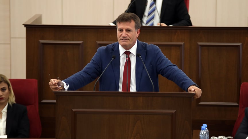 «Міністр транспорту» Північного Кіпру Ерхан Арикли «Міністр транспорту» Північного Кіпру Ерхан Арикли