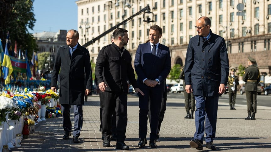 Володимир Зеленський разом з Емманюелем Макроном, Фрідріхом Мерцом, Дональдом Туском та Кіром Стармером на майдані Незалежності в Києві, 10 травня 2025 року Офіс президента