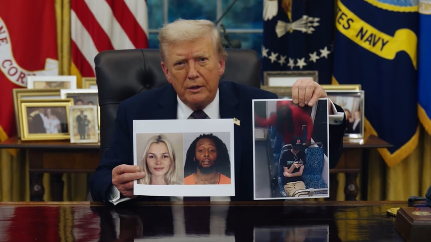Президент США Дональд Трамп тримає фотографії Ірини Заруцької та підозрюваного в її убивстві Декарлоса Брауна-молодшого
