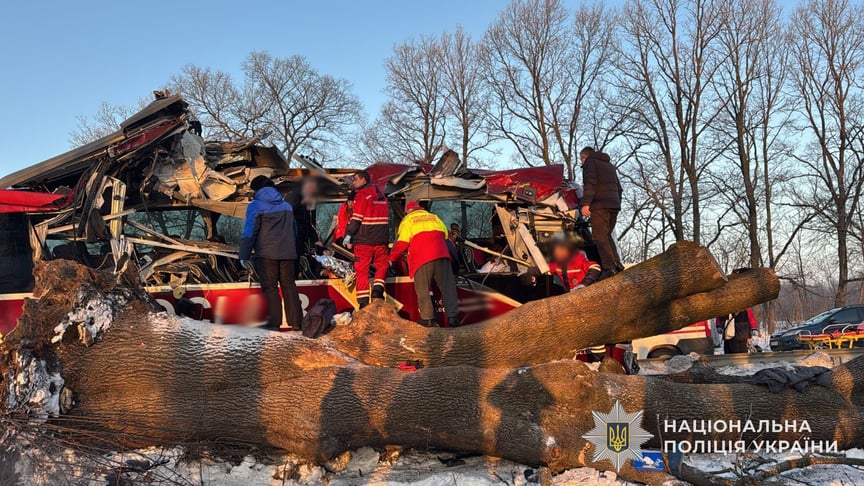 На Львівщині автобус міжнародного сполучення потрапив у ДТП