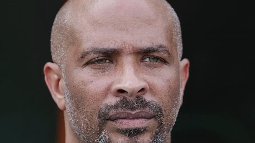 Головний тренер збірної Нігерії з футболу Ерік Шелль Головний тренер збірної Нігерії з футболу Ерік Шелль