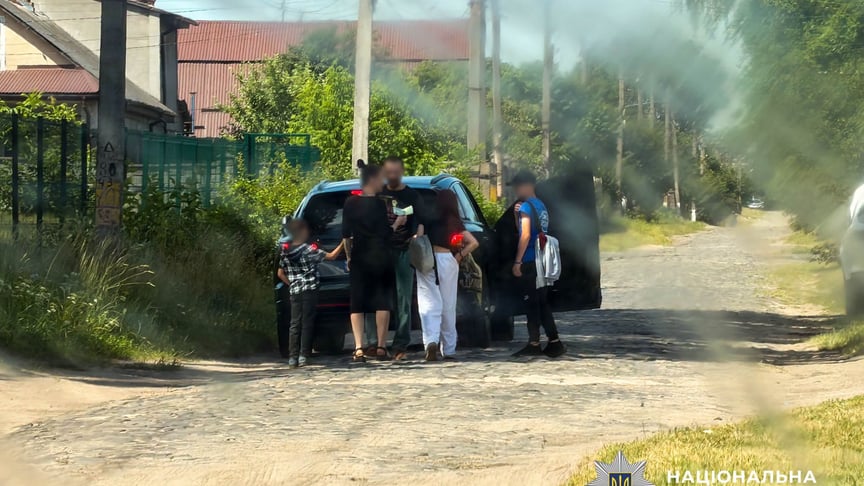На Рівненщині жінку підозрюють у «продажі» трьох своїх дітей