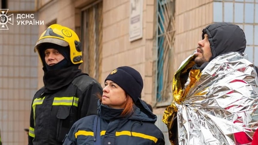 Чоловік у Тернополі після трьох діб очікування дива дізнався про загибель дружини та дітей — ДСНС