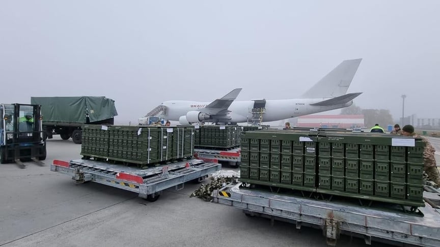 Украина получила от США около 80 тысяч килограммов боеприпасов