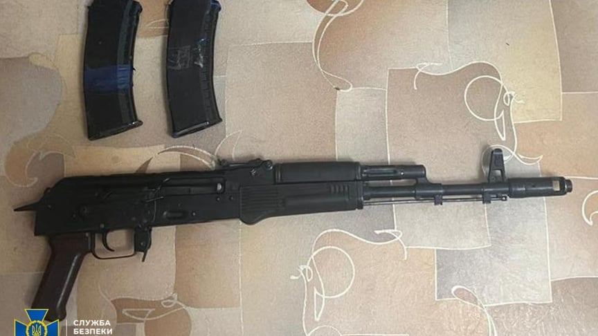 Автомат, з якого хотів вистрелити підозрюваний
