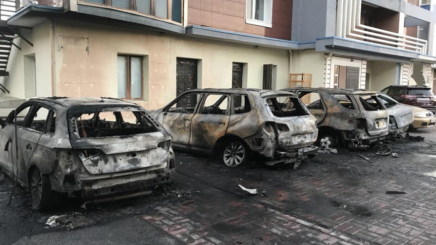 П'ять авто згоріли на центральній вулиці Харкова