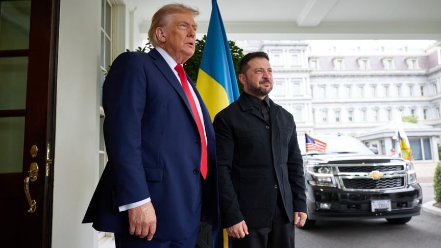 Президент України Володимир Зеленський та президент США Дональд Трамп біля Білого дому у Вашингтоні, 18 серпня 2025 року