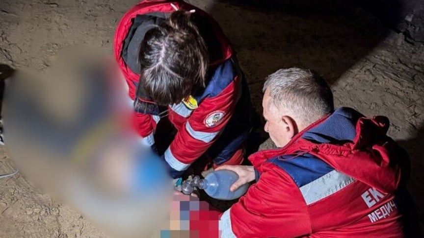 Медики намагаються реанімувати дитину