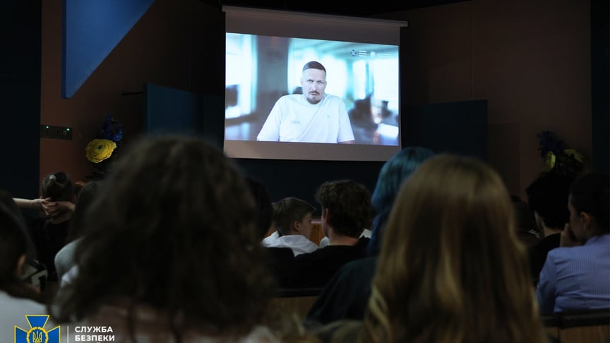 Олександр Усик на онлайн-уроці із дітьми