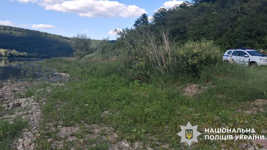 Завершено пошуково-рятувальну операцію чоловіка та дітей, які зникли на Дністрі на Буковині