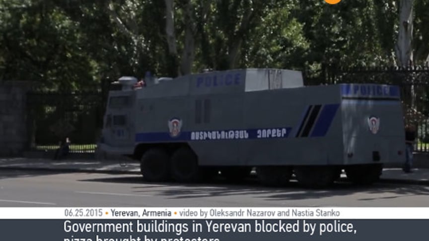 Government Buildings In Yerevan Blocked By Police, Pizza Brought By Protestors