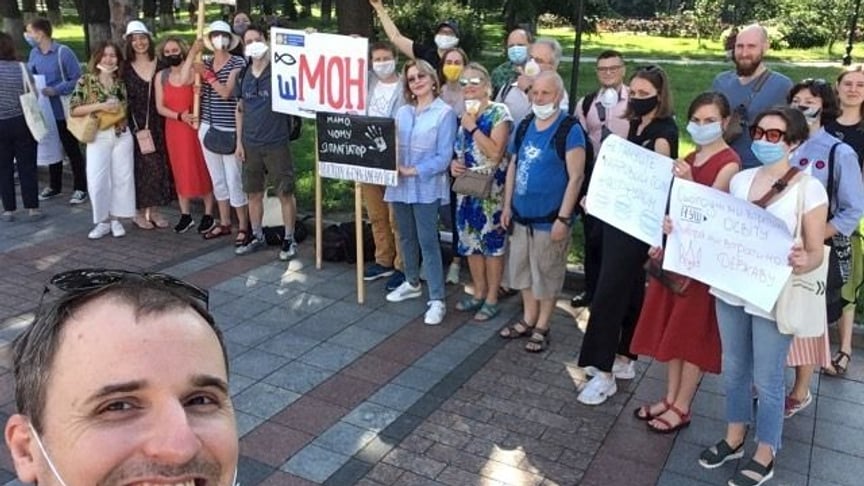 Український науковець і блогер Антон Сененко на акції протесту проти новопризначеного в.о. міністра освіти й науки Сергія Шкарлета, 18 червня, 2020 рік