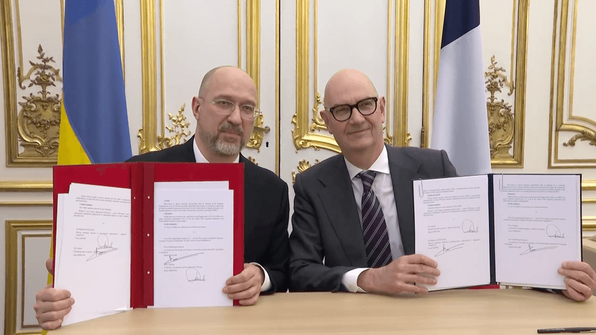 Міністр енергетики України Денис Шмигаль разом з міністром економіки, фінансів та промисловості, енергетики та цифрового суверенітету Франції Роланом Лескюром