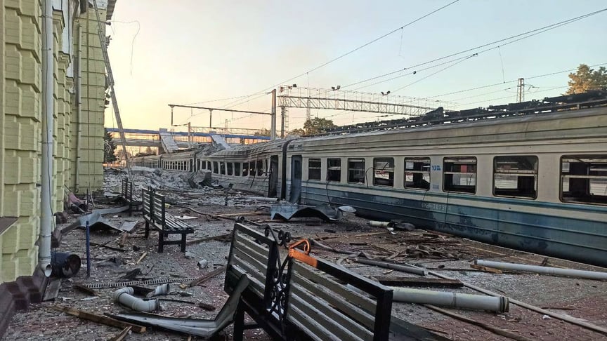 Вокзал Лозової після атаки рф
