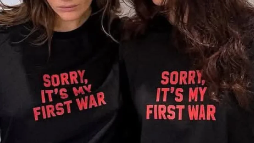 Футболки Sorry, It's My First War українського бренду Syndicate, які зняли з продажу після критики Футболки Sorry, It's My First War українського бренду Syndicate, які зняли з продажу після критики