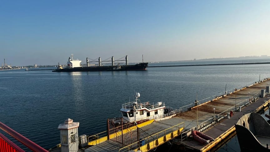 First caravan with grain leaves Ukrainian port