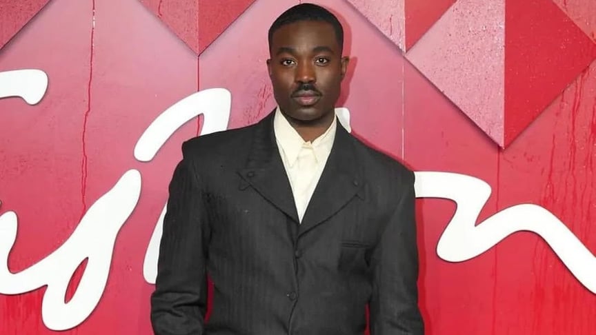 Британський актор Паапа Ессієду, який зіграє Северуса Снейпа