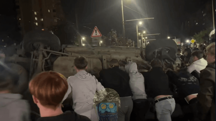 «Перед законом рівні всі». Міноборони відреагувало на масову сутичку з ТЦК у Львові