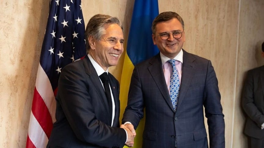 Державний секретар США Ентоні Блінкен та міністр закордонних справ України Дмитро Кулеба
